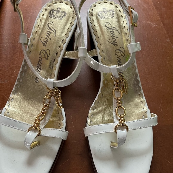 Brand new in box gorgeous white patent sandals by JUICY COUTURE - Picture 3 of 5